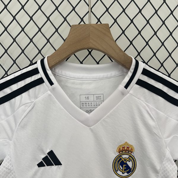 Conjunto infantil Real Madrid 24/25 Local - Imagen 2