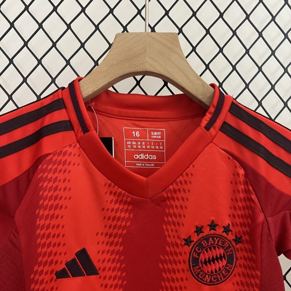 Conjunto infantil Bayer Munich 24/25 Local - Imagen 2